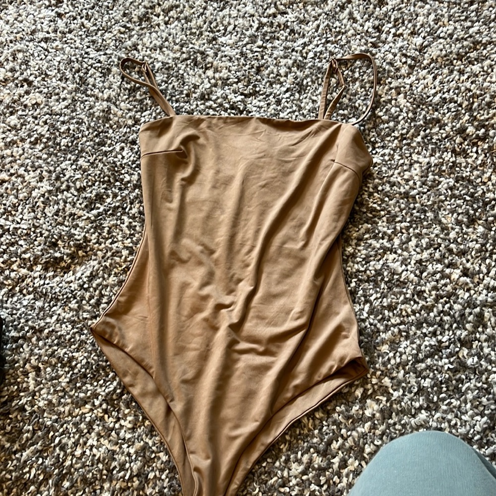 OH Polly bodysuit size 2